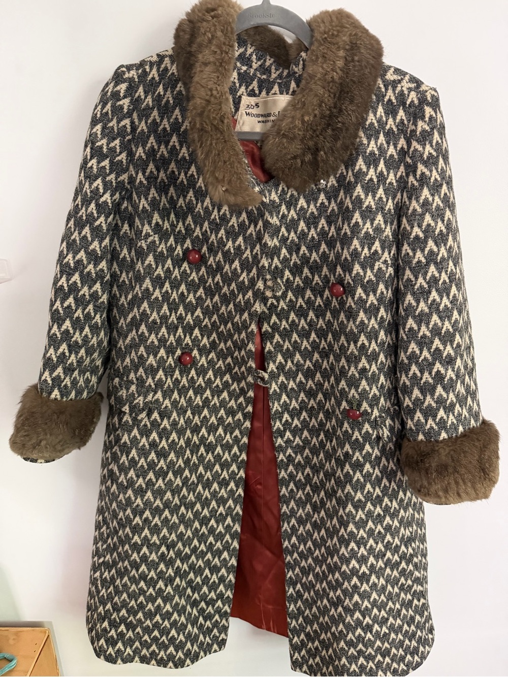 Vintage 60s Woodward & Lothrop Chevron Geometric Wool Coat Fur Trim Pristine